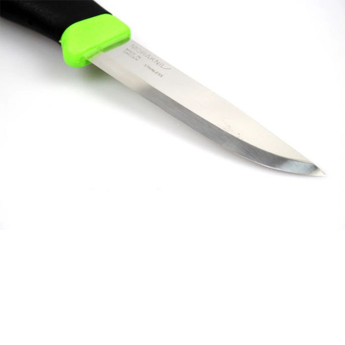 Нож с фиксированным лезвием Morakniv Companion Green, сталь Sandvik 12C27, рукоять пластик/резина, зеленый