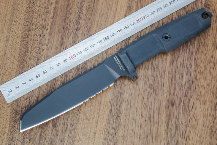 Нож с фиксированным клинком Extrema Ratio Task Black 1/3 Serrated, сталь Bhler N690, рукоять прорезиненный форпрен